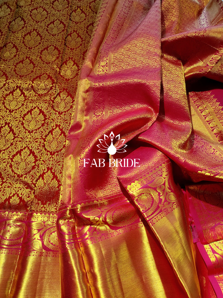 "ROSY PETALS IN RED ELIXIR" PURE SILK 1 GRAM GOLD ZARI KANJIVARAM SAREE