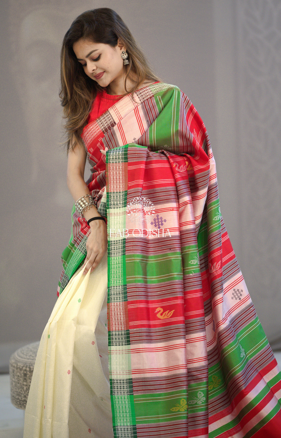 "SHWETAMBARA" TITLY AANCHAL TRADITIONAL DOUBLE ANCHAL BERHAMPURI PATTA SAREE