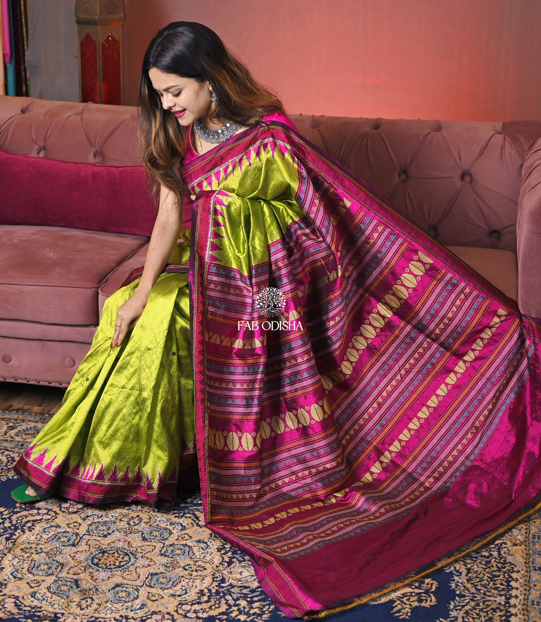 "GULABI CHAMAK" LUMINOUS GREEN-PINK DONGRIA SILK SAREE