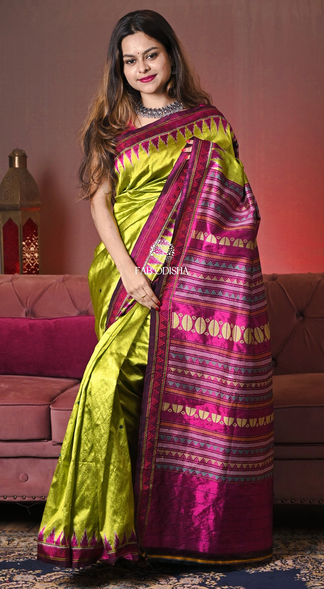 "GULABI CHAMAK" LUMINOUS GREEN-PINK DONGRIA SILK SAREE