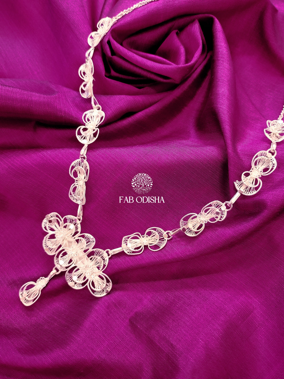 "RIBBONS OF FATE" MODERN SILVER FILIGREE NECKPIECE