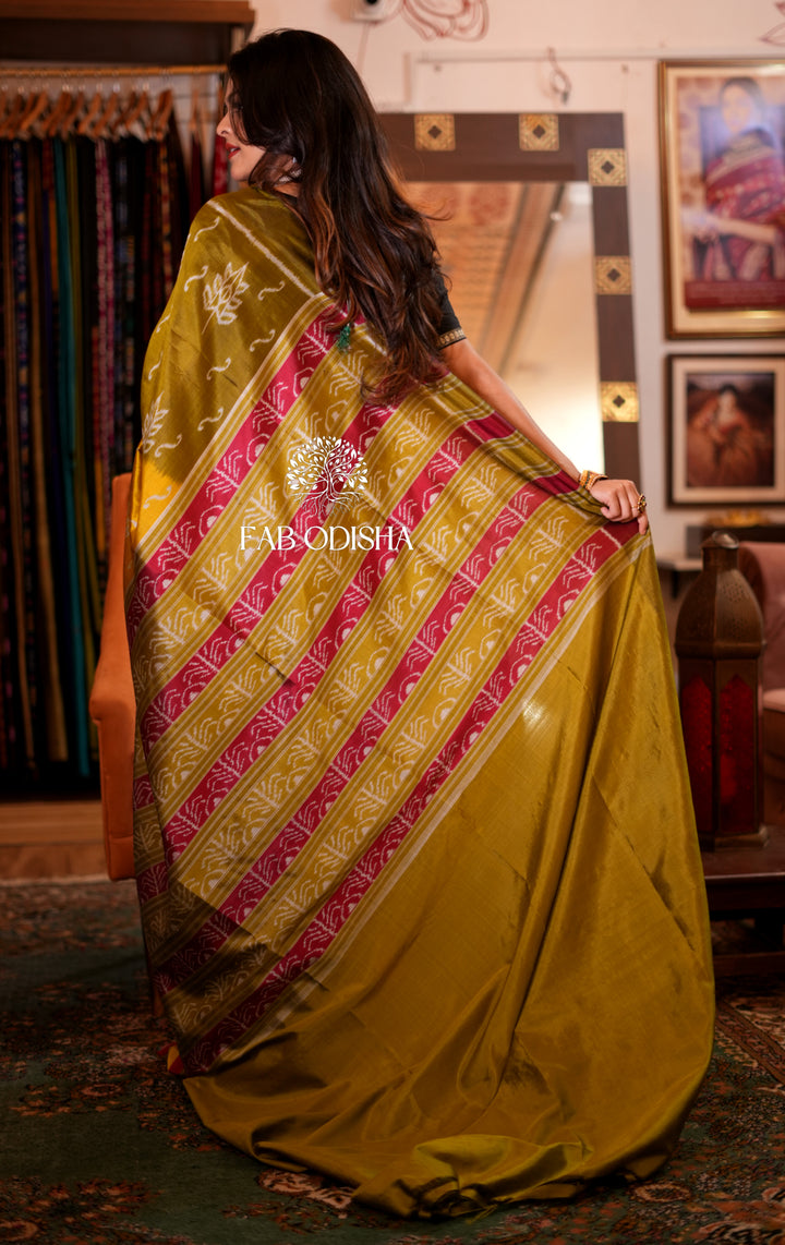 "REFRESHING TRI- COLOURED IKAT " ELITE MULBERRY HANDLOOM SILK SAREE