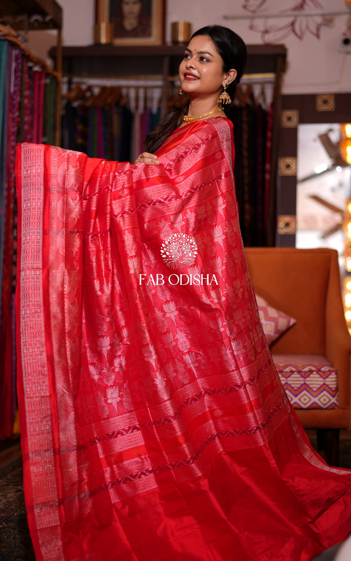 MASTER WEAVE - HERITAGE MANIKARNIKA KALASH AND LOTUS MOTIF SAMPALPURI  SILK PATTA SAREE